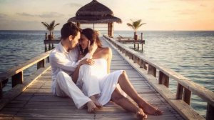 "КУРОРТНЫЙ РОМАН" Любовь Пузикова-музыка и монтаж клипа, стихи Татьяны Гусевой, исп.Игорь Цховребов