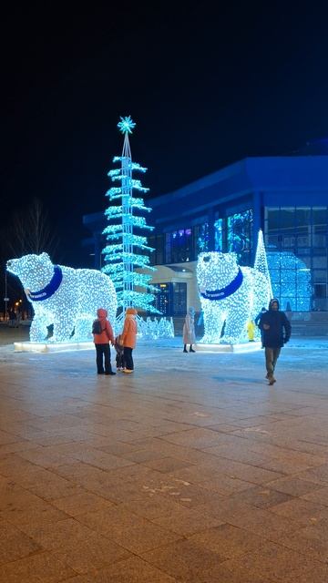 ТЮМЕНЬ. БОЛЬШИЕ БЕЛЫЕ МЕДВЕДИ. Цветной бульвар! смотреть онлайн