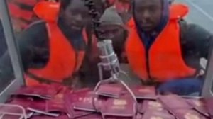 Мигранты получают Российский паспорт