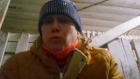 Деревня на Алтае,Вышла из комнаты не какая Вызвала врачей