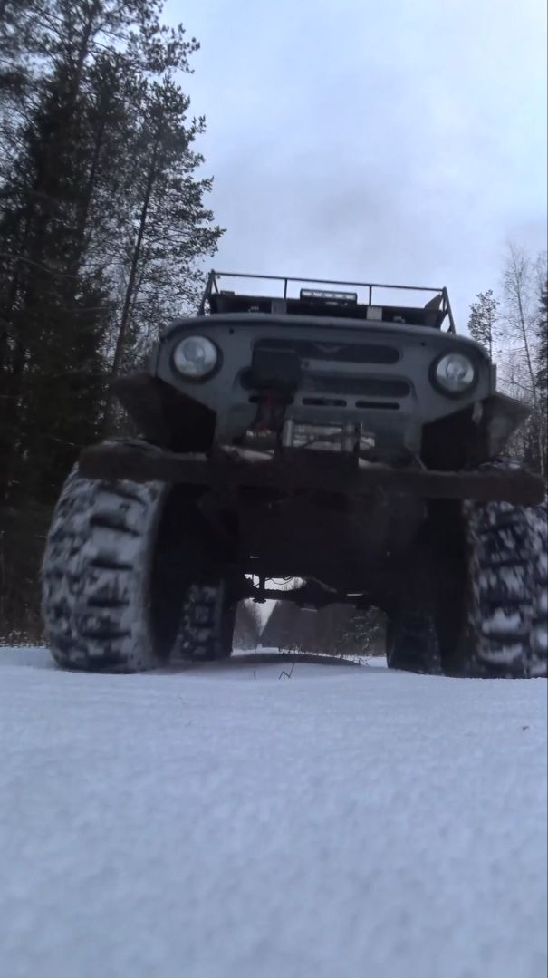 🚙 "Русский монстр бездорожья: УАЗ + Мерседес = Непроходимость отменяется!