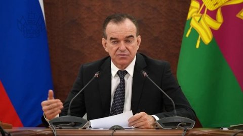 Провёл совещание по итогам Прямой линии