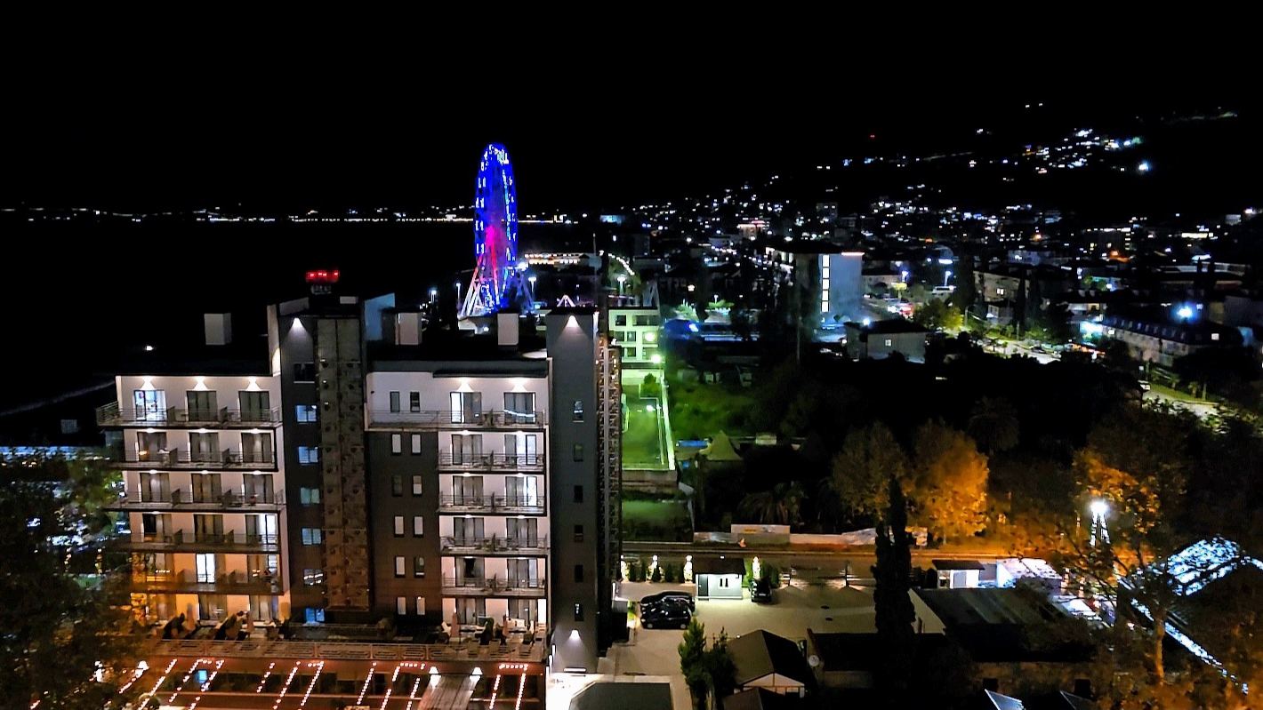 Гагра Обзор ГРАНД ОТЕЛЬ АБХАЗИЯ. Фудкорт в Новом ТЦ. Абхазия 2025