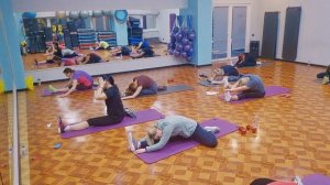 ГРУППОВАЯ ТРЕНИРОВКА ABS \ УПРАЖНЕНИЯ НА СПИНУ \ УПРАЖНЕНИЯ НА ПРЕСС \ РАСТЯЖКА