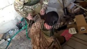 Пьяный ВСУшник припёрся в гости