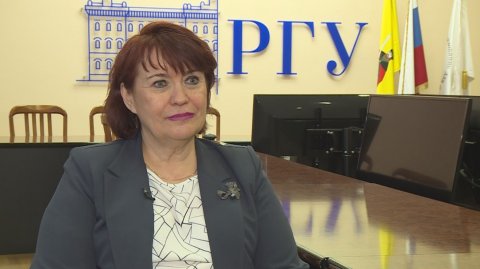 Актуальное интервью – Елена Кирьянова – Конституция РФ: история