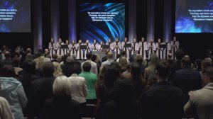 Не случайно стоим мы здесь