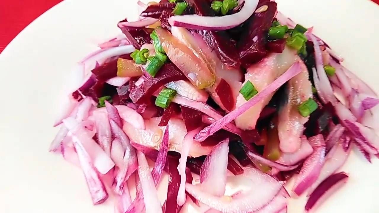 САЛАТ за минуты✨✨ с Селедкой и свеклой.