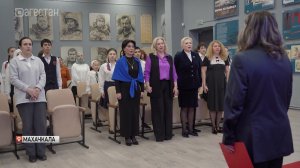 В День Конституции России 22 дагестанских школьника получили свои первые паспорта