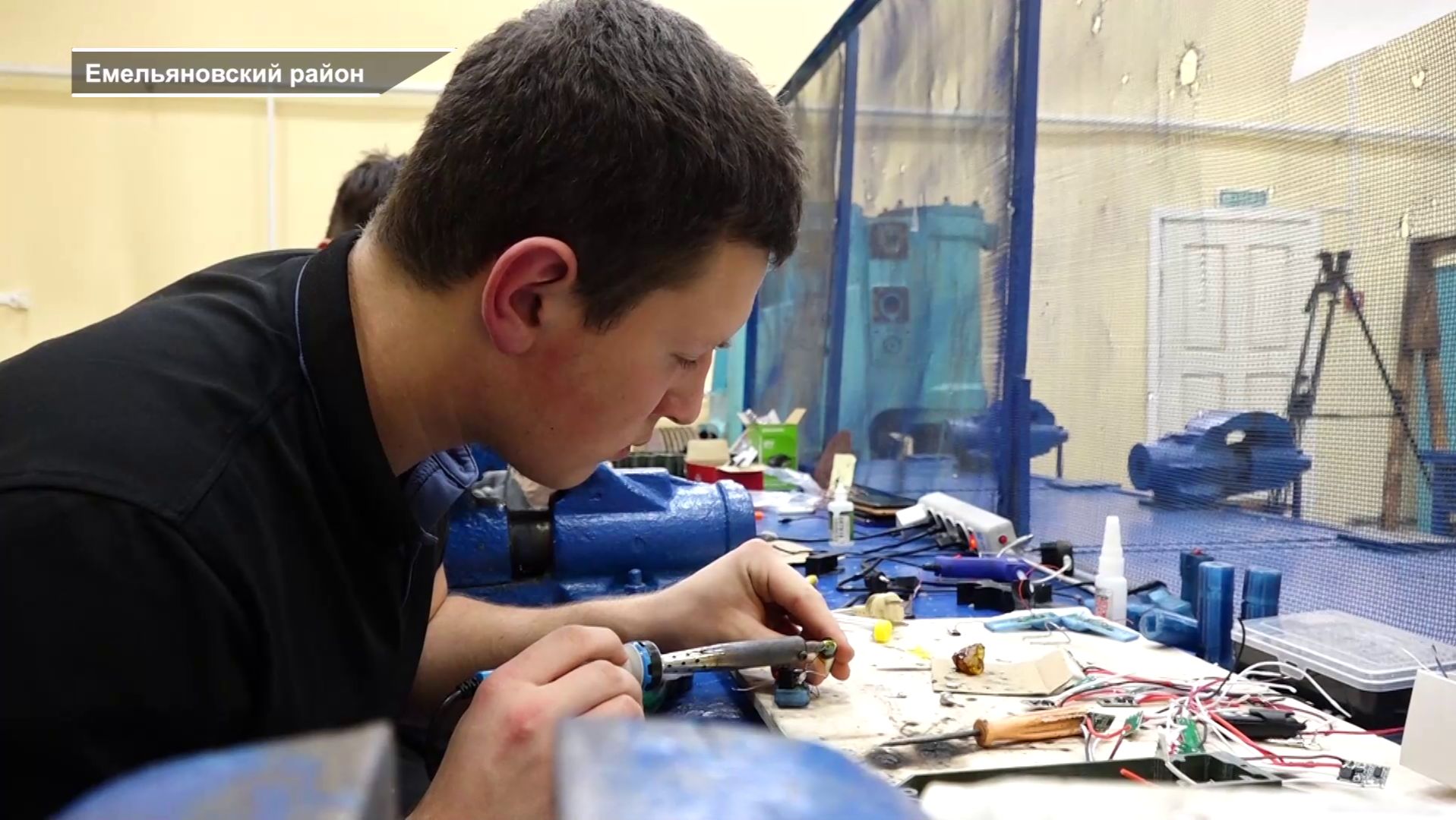 СТУДЕНТЫ ЕМЕЛЬЯНОВСКОГО ТЕХНИКУМА ИЗГОТАВЛИВАЮТ УНИКАЛЬНЫЕ ПРИСПОСОБЛЕНИЯ ДЛЯ АРТИЛЛЕРИСТОВ СВО