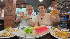 Мукбанг ПИРУЕМ ПО БОГАТОМУ, ресторан с МОРЕПРОДУКТАМИ в Паттайе! ОТЪЕДАЕМСЯ сашими и гребешками ужин