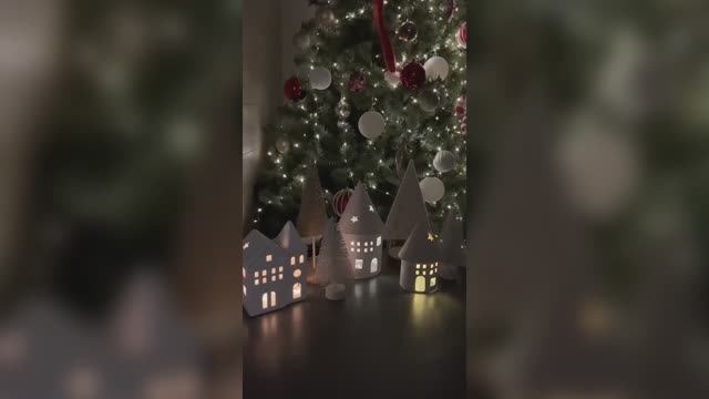 DIY СВОИМИ РУКАМИ Новогодний домик ЗА 10 минут Просто и красиво поделка в садик Новый год украшения смотреть онлайн