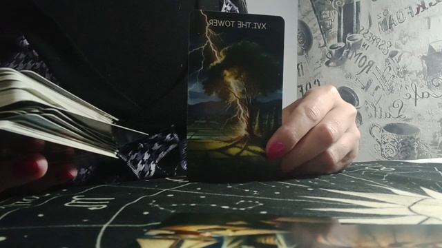 Стоит ли резко менять свой имидж? Расклад Таро смотреть онлайн