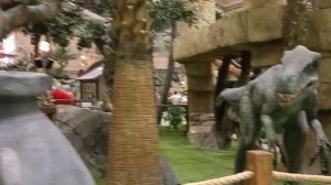 Смелые и отважные на аттракционе Храм Огня, среди большого выбора развлечений, экстрим