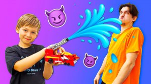 Робот-трансформер Армор Рейнджеры -  Волк Мега-Воин превращается в боевую машину и дает отпор злодею