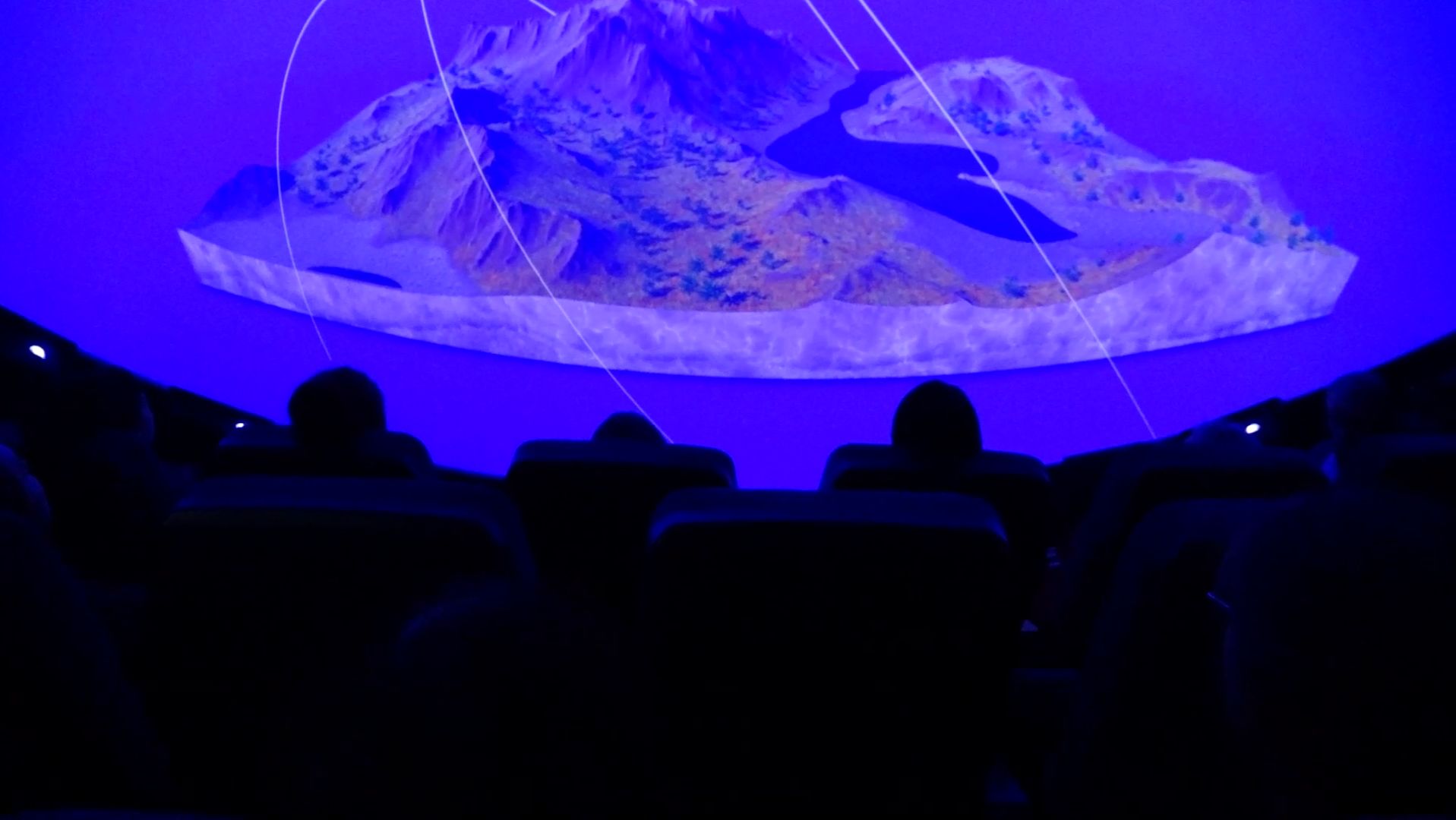 В КРАСНОЯРСКЕ ОТКРЫЛСЯ СОВРЕМЕННЫЙ ПЛАНЕТАРИЙ