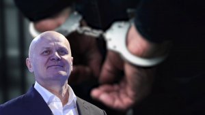 ПАЛЬМА СОМНИТЕЛЬНОГО ПЕРВЕНСТВА: ЛОГИНОВ ОБЪЯВЛЕН РЕКОРДСМЕНОМ ПО СУММЕ ВЗЯТКИ