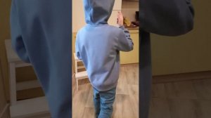 1000000532.mp4песня про ананас угар