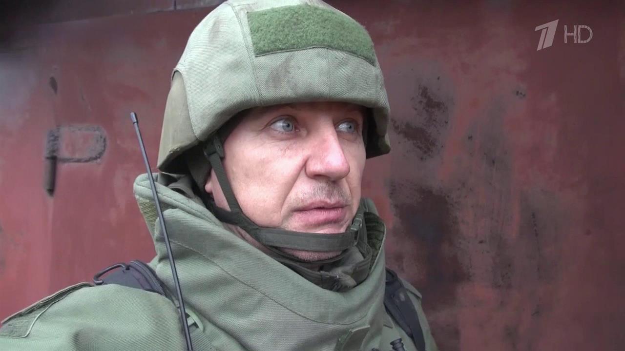 Военкор Первого канала прошел путем штурмовиков в освобожденный Красноармейск.