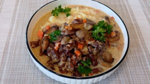 Куриные Сердечки с Грибами в Сметанном Соусе .