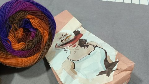 Живу и вяжу.Покупки,подарки.Обзор.