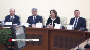 "Читайте, завидуйте, я - гражданин!": школьникам Бурятии Алексей Цыденов лично вручил паспорта