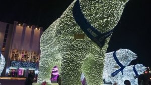 Мишки светящиеся/дети играют/весело/скоро Новый Год/Белые медведи