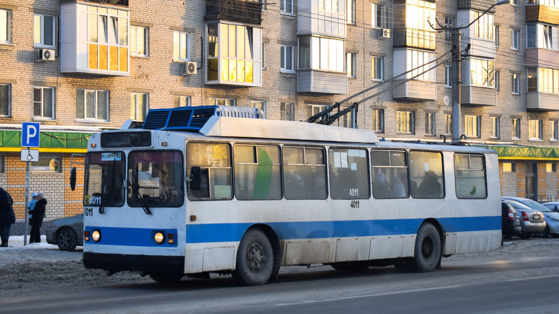 Троллейбус  ЗиУ-682 КВР БТРМ-4011. Покатушки по Барнаулу с ревущим редуктором.