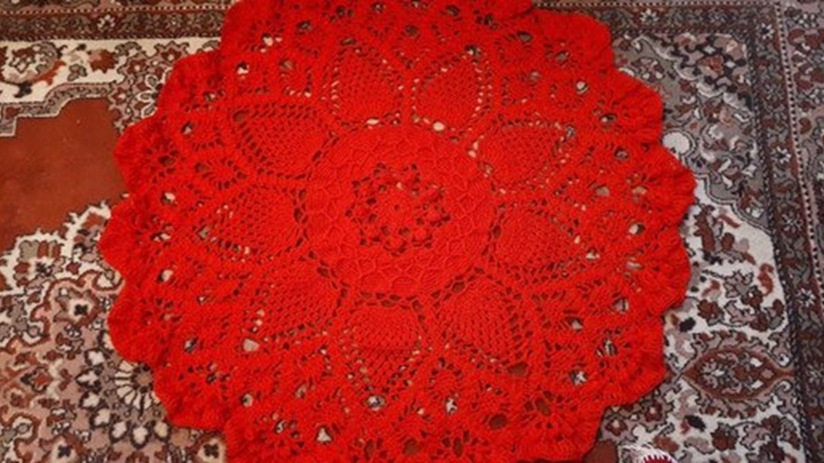 ОДНА ИЗ ПЕРВЫХ РАБОТ КРЮЧКОМ - Ковер Гранд или Салфетка Долли