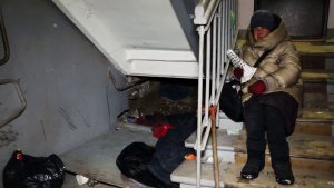 ЖИЗНЬ В ПОДЪЕЗДЕ