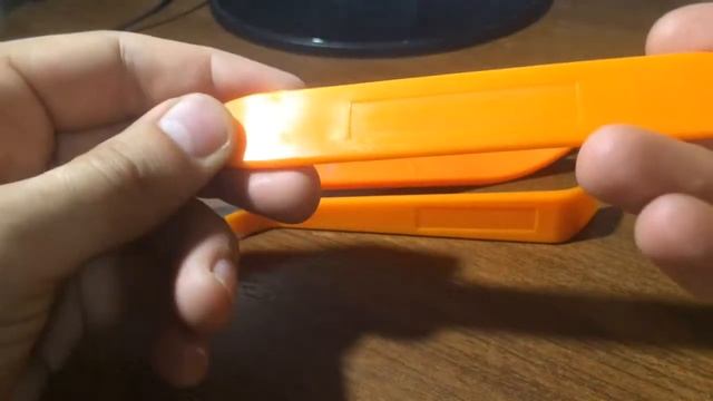 Пластиковые монтировки для ремонта автомобиля