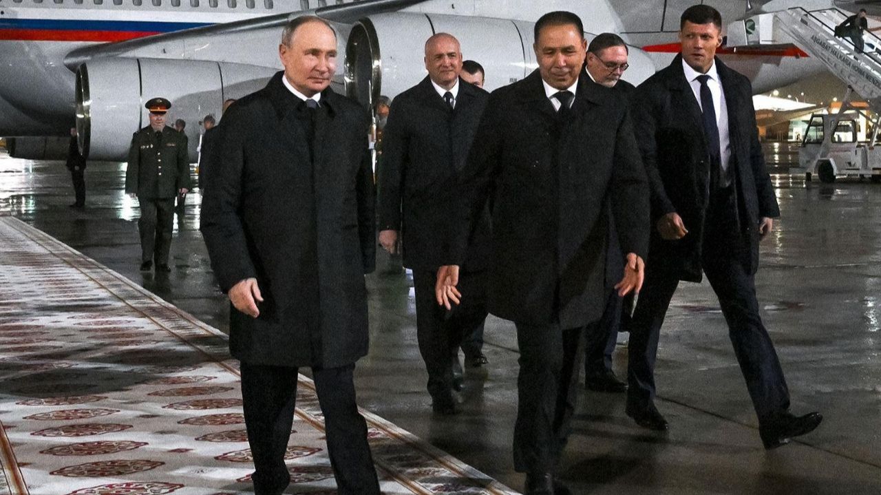 Владимир Путин прибыл в Ашхабад с двухдневным визитом