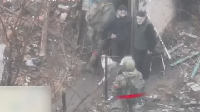 Первые официальные кадры из Северска от Минобороны РФ.