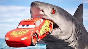 МОЛНИЯ МАКВИН УБЕГАЕТ ОТ ЧЕЛОВЕКА ПАУКА | МУЛЬТИК ДЛЯ ДЕТЕЙ | ГОНОЧНАЯ ТРАССА С ПРЕПЯТСТВИЯМИ