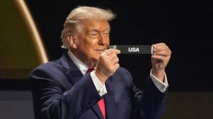 В Белом доме объяснили появление пластыря на запястье Трампа