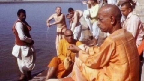 Лекция Шрилы Прабхупады 12.12.1975, Вриндаван. ШБ 7.6.10. Перенесите желания на Кришну.