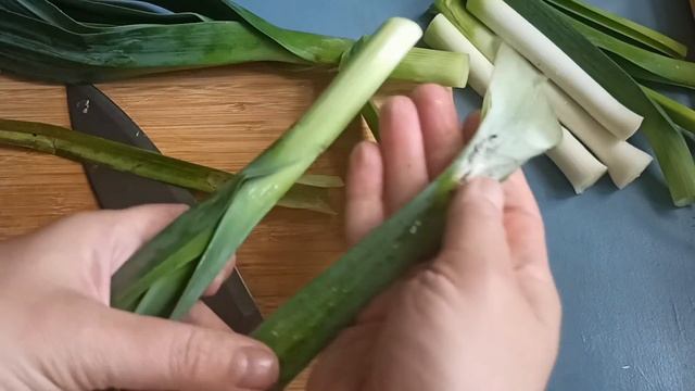 Суп с шампиньонами и луком порей