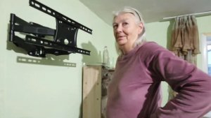 КОГДА ЖЕ НАКОНЕЦ БУДЕТ СМОТРЕТЬ ТЕЛЕВИЗОР ?