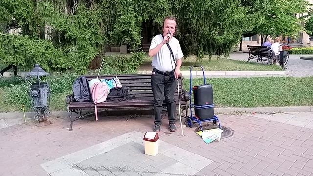 (cover),петр гудков,идет солдат по городу