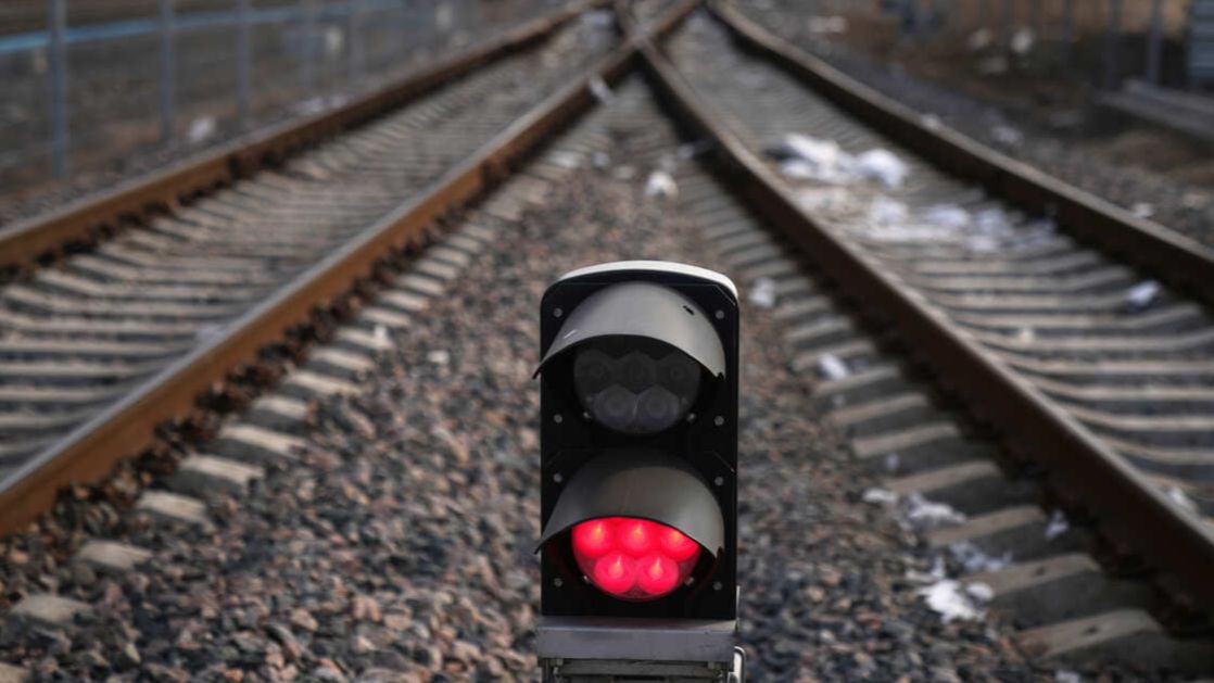 Тепловоз протаранил грузовой поезд в Пензенской области