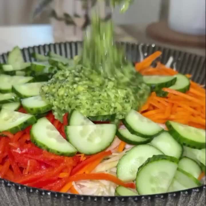 🥙 Овощной салат с безумно вкусной заправкой