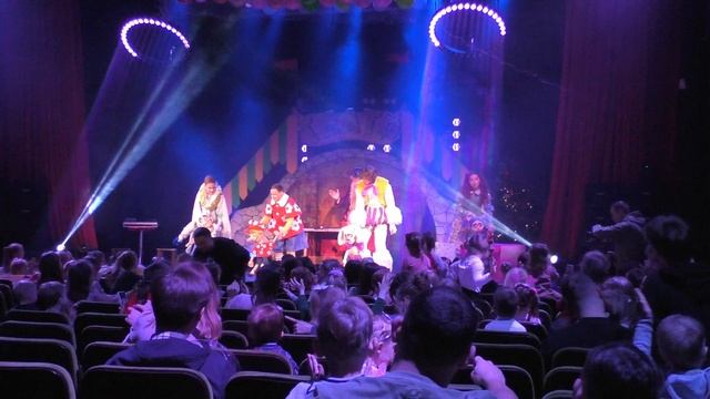 Кукольный Буратино в Цирке Чудес