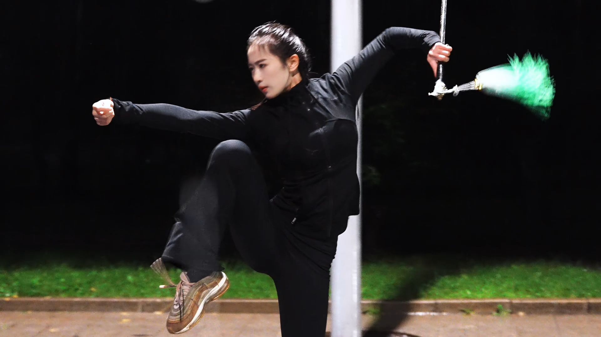 «Небесная мастерица» — красивая китаяночка (чемпионка Китая), китайские боевые искусства #3