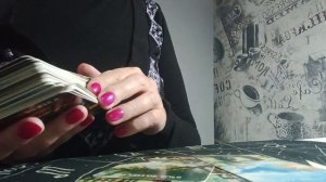 Он младше. Вы старше. Что дальше? Расклад Таро