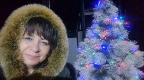 Подготовка к празднику. Украшаю центральный вход в дом. Подготавливаю новогодний декор.