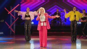 Елена Бурлаченко "Праздничная (Раз, два, три)"