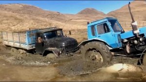 Как тракторы МТЗ вытаскивали ЗИЛ-131 из грязи