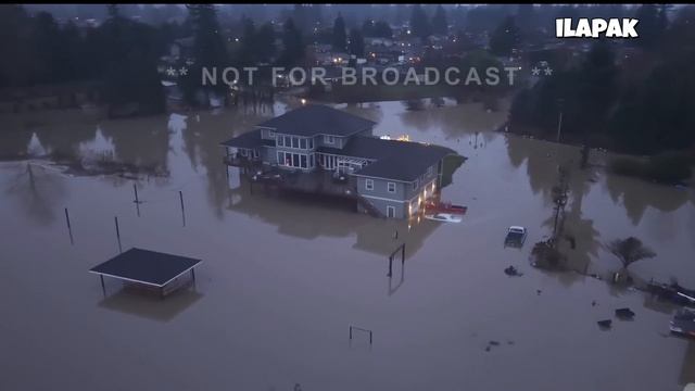 Катастрофа в США: реки вышли из берегов, объявлен режим ЧС