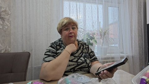 Отвечаю на некоторые комментарии. Леплю пельмешки к празднику.