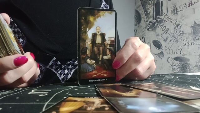 Вспоминает ли он о вас? Расклад Таро смотреть онлайн